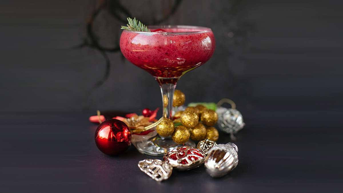 15 Winter Cocktails Perfect For Lighting Up The 2020 Holiday Season